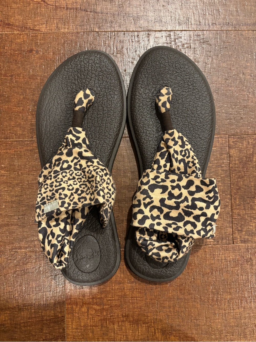 Sanuk yoga sling 2 leopard print